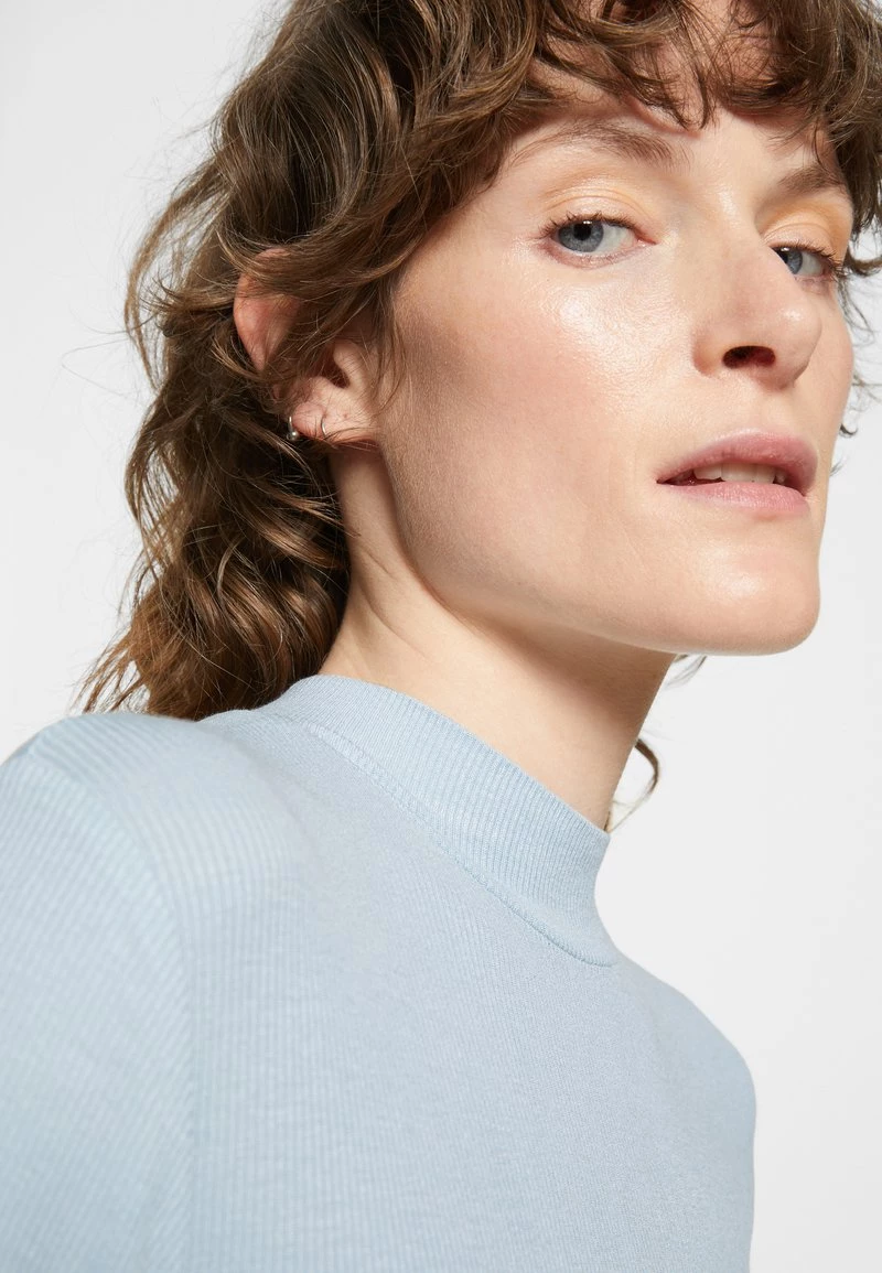 Modström KROWN DRESS - Strickkleid - Celestical Blue - Damen 9 Modström KROWN DRESS - Strickkleid - Celestical Blue - Damen – Bild 7